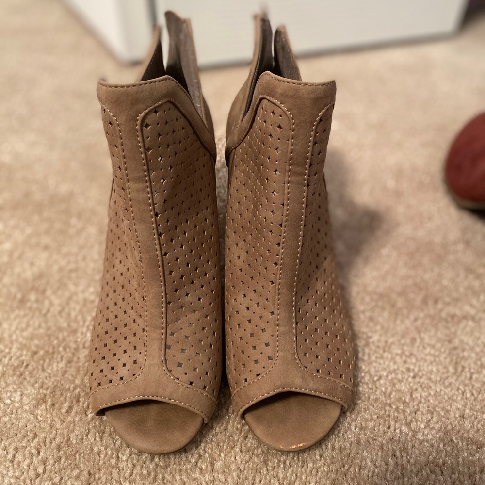 Heeled sandals
